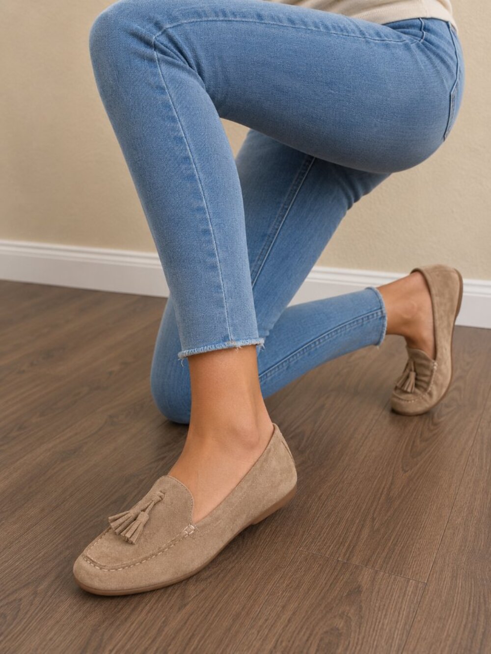 JF Norah Women’s Tassel Loafers Taupe Faux Suede Slip On Flats Size 9.5